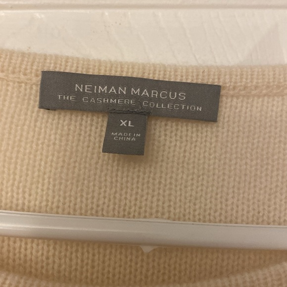 Womens Neiman Marcus Cashmere cream holiday Sweater - Picture 2 of 5